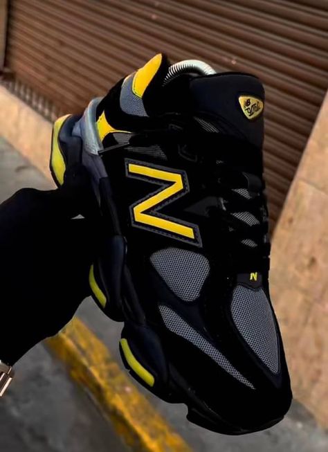 Black New Balance, Nike Shoes Women Fashion, Pretty Sneakers, New Balance 9060, Fly Shoes, Dr Shoes, Trendy Shoes Sneakers, Don't Settle For Less, Morning Run