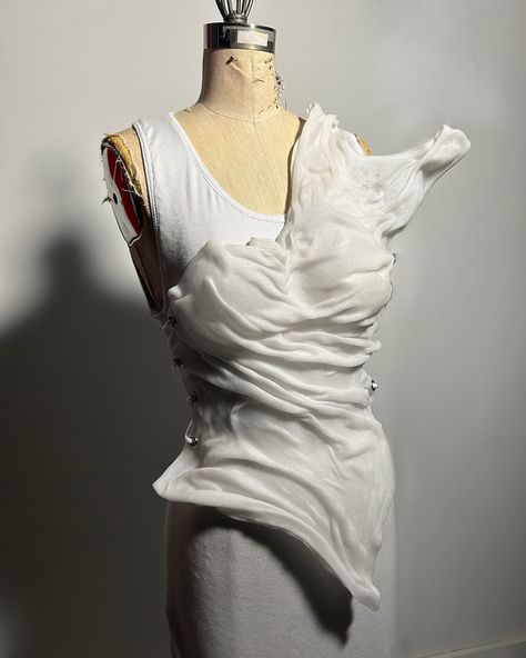 Dream often. | Studio shots and client fittings for this custom cut and sew “White Tee” Ensemble <3 #designer #fashion #reels #coutureweek #cutandsew… | Instagram Wet Outfit, Wet Fabric, Wet Look Dress, Structural Fashion, Fashion Reels, Coral Fashion, Studio Shots, Resin Top, Fashion Fantasy