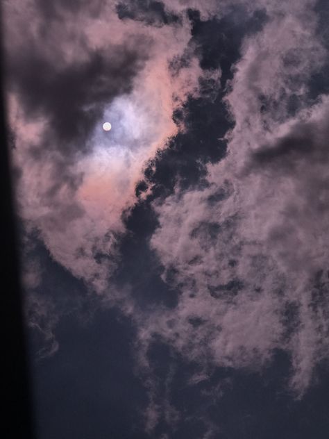 #cielo #clouds #aestethic #wallpers #ultraviolet #dark Adobe Lightroom Photo Editing, Bedroom Wall Collage, Night Sky Wallpaper, Sunset Background, Black Phone Wallpaper, Cool Backgrounds Wallpapers, Profile Pictures Instagram, Cool Wallpapers For Phones, Neon Wallpaper