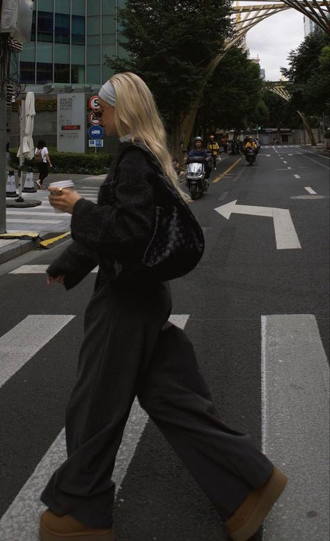 Look Boho Chic, Nyc Outfits, Skandinavian Fashion, Uni Outfits, Autumn Fits, Uggs Outfit, Cold Outfits, Mode Inspo, 가을 패션