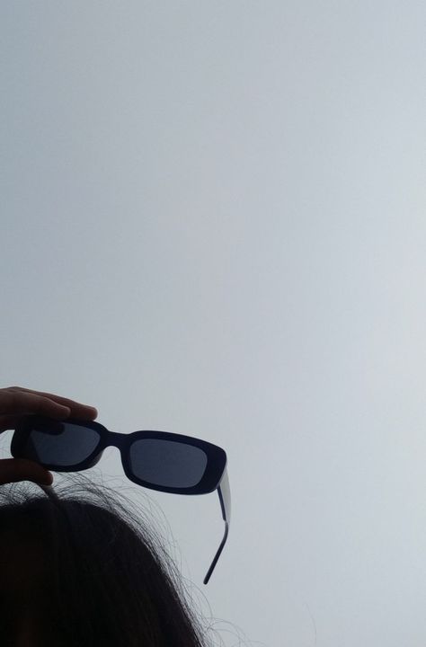 Sunglass Pic, Aesthetic Blurry Mirror Selfie, Planet Drawing, Insta Dp, Boyfriend Instagram, Self Photography, Snap Streak Ideas Easy, Sky Photography Nature, Bff Outfits