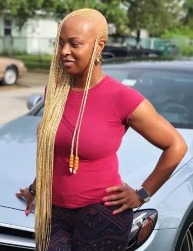 26 Lemonade Braids Ponytails 2023 - Amazing for All Ages 7 Cool Design Nails, Medium Size Braids, Pink And Black Hair, Lemonade Braids Hairstyles, Lemonade Braids, Medium Box Braids, Short Box Braids Hairstyles, Hair Romance, Long Hair Extensions