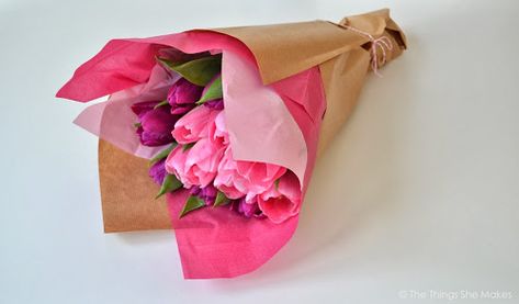 How To Wrap A Bunch of Supermarket Flowers in to a Beautiful Flower Bouquet Wrapping Flowers, Simple Bouquet, Wrap Flowers, Bouquet Wrapping, How To Wrap, Tulip Bouquet, Pink Wrap, Bouquet Wrap, How To Wrap Flowers