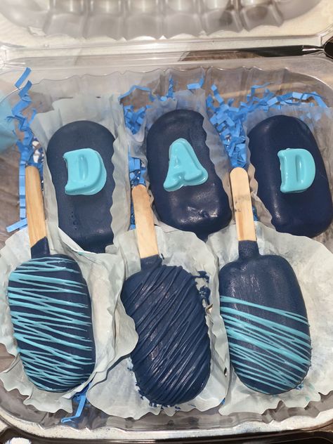 Simple Cakesicles, Fathers Day Sweets Treats Gift Ideas, Father’s Day Dessert Boxes, Father’s Day Treats, Cakesicle Designs, Happy Father’s Day Chocolate Covered Strawberries, Father’s Day Chocolate Gift Ideas, Smash Chocolate, Cake Sicles