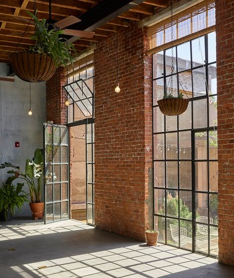 Warehouse Living, Warehouse Loft, Converted Warehouse, Warehouse Home, Warehouse Design, Loft Design, Unique Venues, Loft Apartment, Industrial Loft