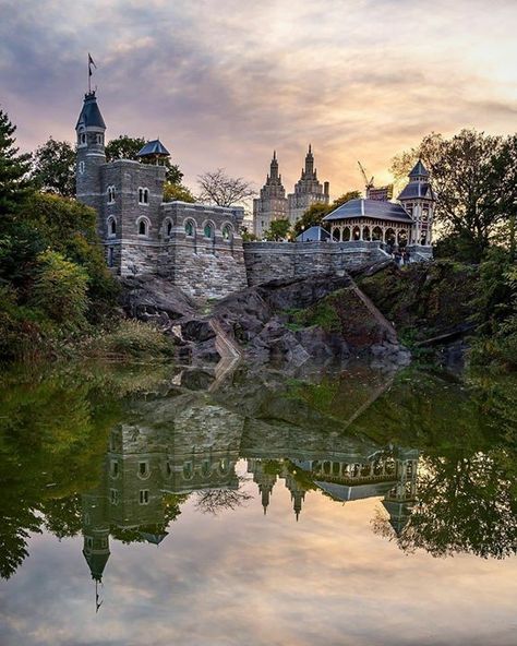 Belvedere Castle Central Park, Central Park Aesthetic, Belvedere Castle, Winter In New York, Nyc Photoshoot, Visiting New York, Ny Trip, Castle Aesthetic, Nyc Park