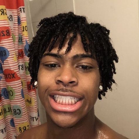 @_kyrie.kingg on Instagram: "😩😩 wish y’all was me huh lmao" Cute Dreads, Dreadlock Hairstyles For Men, Light Skin Men, Dark Skin Boys, Men Hair Color, Twist Styles, Black Men Hairstyles, Hair Twist Styles