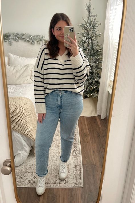 Casual Outfits Winter Women, Midsize Outfits Winter, V Neck Sweater Outfit, Sahm Outfits, Plus Size Mom Jeans, Jeans Formal, Sweaters Outfit, Knit Sweater Outfit, Midsize Outfits