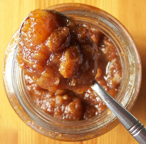 Apple Chutney Recipe, Sweet Sauces, Apple Chutney, Tomato Relish, Chutney Recipe, Jam And Jelly, Cooked Apples, Jelly Recipes, Chutney Recipes