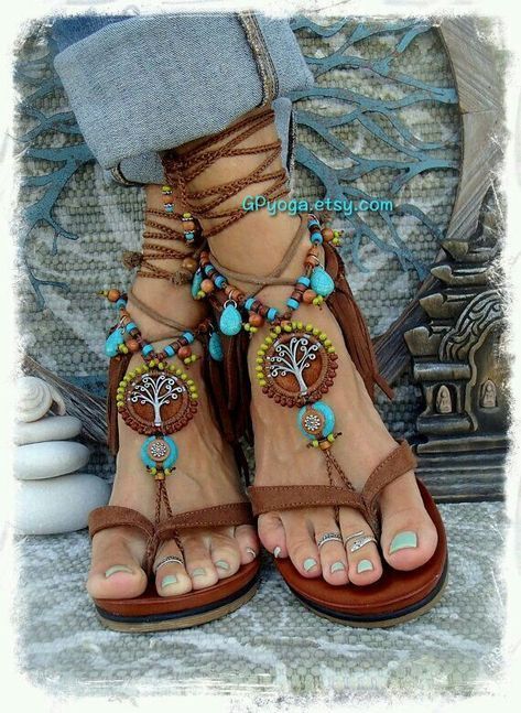 Mia Sandals, Bohemian Shoes, Yggdrasil Tree, Look Boho Chic, Boho Mode, Jewelry Crochet, Boho Shoes, Estilo Hippy, Stil Boho