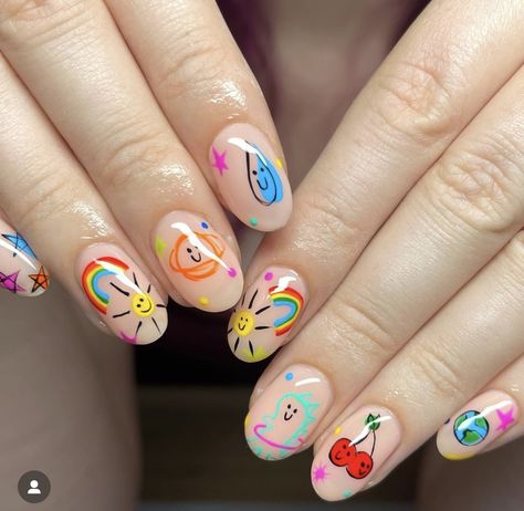 Nails Teacher Designs, Prek Teacher Nails, Daycare Teacher Nails, Makeup For Teachers, Elementary Teacher Nails, Shaded Nail Art, Fun Birthday Nail Designs, Preschool Teacher Nails, Art Teacher Nails