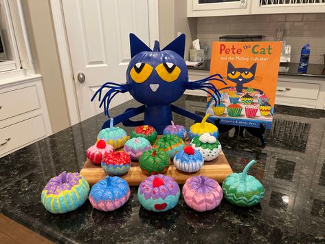 Pumpkin As Book Character, Pete The Cat Pumpkin Ideas, Pet The Cat Pumpkin, Pete The Cat Pumpkin Painting, Pete The Cat And The Missing Cupcakes, Little Pumpkin Decorating Ideas, Pete The Cat Pumpkin Decorating, Pete The Cat Cupcakes, Class Pumpkin Decorating Ideas