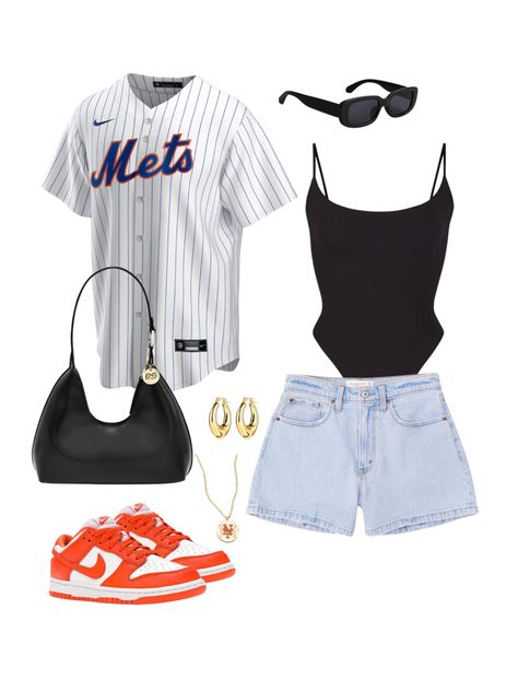 What To Wear To A Baseball Game Summer, Mets Game Outfit, Casual Baseball Game Outfit, Baseball Game Outfit, Game Day Fits, Mets Baseball, Outfits Styling, Game Outfit, College Fits