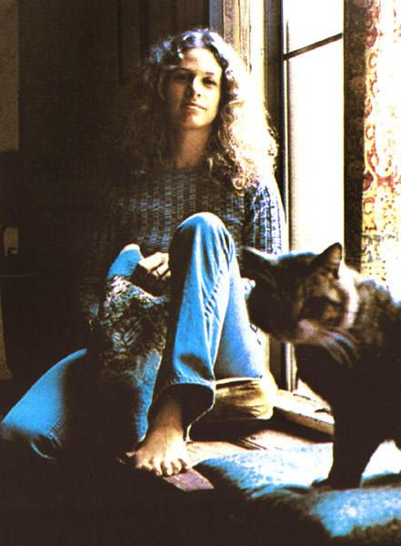 Carole King wrote and sang such great music  in the 70s and she's still going! Description from pinterest.com. I searched for this on bing.com/images Carol King, Carole King, Musica Rock, Great Albums, I'm With The Band, Cat People, Beautiful Voice, Kinds Of Music, My Favorite Music