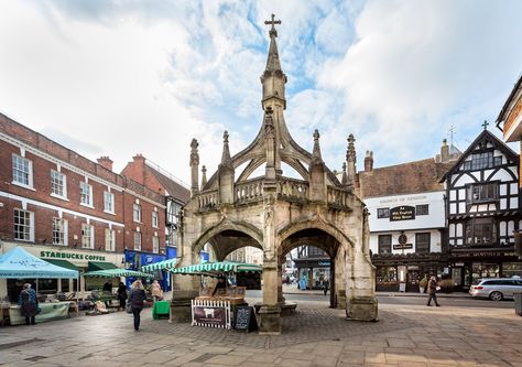 Forget Stonehenge and head to Salisbury, the best medieval city in the UK Amesbury England, Shaftsbury England, Salisbury Uk, Salisbury England, British Isles Cruise, Uk Summer, Salisbury Cathedral Painting, Salisbury Cathedral, Old Pub