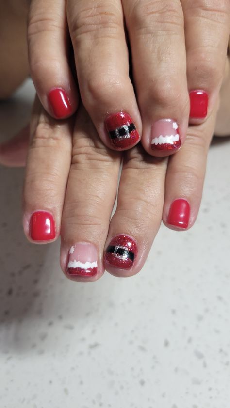 Santa's belt and hat Santa Belt Nails, Belt Nails, Xmas Nail Designs, Xmas Nail, Santa Belt, Santa Belts, Belt Design, Xmas Nails, Pedicure Nails