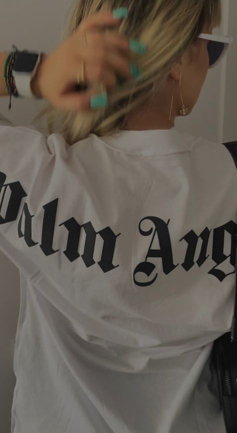 Palm Angels White Tshirt, Black Palm Angels T Shirt, Palm Angels Tshirt Women Outfit, Palm Angels Women, Palm Angels Outfit Black Women, Palm Angels Outfit, Palm Angels Tshirt, Palm Angels Shirt, Bikinis 2023