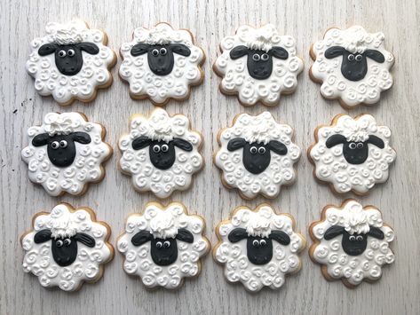 Sheep Biscuits, Sheep Sugar Cookies, Shaun The Sheep Birthday Party, Sheep Cookies Decorated, Shaun Sheep Party, Shaun The Sheep Party, Lamb Cookies Royal Icing, Sheep Pretzels, Sheep Royal Icing Cookies