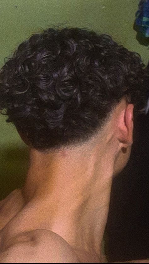 Drop Fade Curly Hair, Haircut Low Fade, Low Fade Haircut Men's, Low Fade Curly Hair, Taper Fade Long Hair, Boys Curly Haircuts, Taper Fade Short Hair, Fade Haircut Designs, Fade Haircut Curly Hair