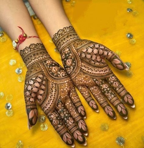 Bridal Henna Designs Front Hand, Wedding Guest Mehendi Design, Half Hand Mehndi Design Back, Party Mehendi Designs, Half Hand Mehndi Designs, Simple Palm Henna Designs, Semi Bridal Mehendi Design, Half Hand Mehndi Design, Party Henna