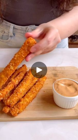 Chicken Sticks Recipes, Chicken Sticks, Frosty Recipe, Chicken On A Stick, Chicken Receipes, Crab Stick, Chicken Breast Seasoning, Saran Wrap, Chicken Strips