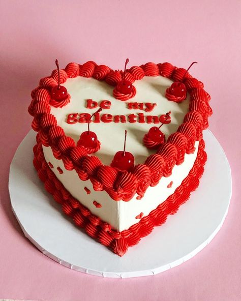 Celebrate friendship in style this February with these Valentine's Day Cake ideas. Bake up the perfect Galentine’s Day Cake to treat your best gal pals. Comic Cake, Music Cakes, Pink Buttercream, Birthday Cake For Mom, Sweet 16 Birthday Cake, Brides Cake, Vintage Cakes, 16 Birthday Cake, Pink Birthday Cakes