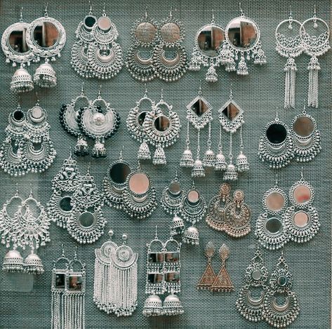 Jhumkey Aesthetic, Jhumka Earrings Aesthetic, Trendy Silver Jewelry, Desi Vibes, Jhumka Designs, Bridal Jewellery Earrings, Oxidised Earrings, Indian Bridal Jewelry Sets, Pretty Jewelry Necklaces