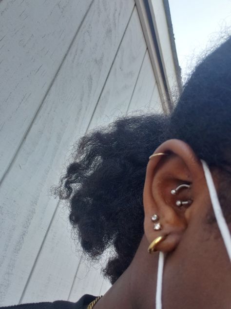 Piercing On Black Women, Daith Piercing Black Women, Eat Piercings Ideas Black Women, Double Ear Piercing Black Woman, Ear Piercing Black Girls Ideas, Pericings On Black Women, Ear Stack Black Woman, Daith Ear Piercing, Piercings For Girls