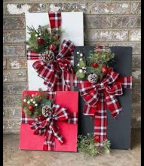 Ideas Decoracion Navidad, Wood Boards, Christmas Wood Crafts, 12 December, Christmas Porch, Christmas Wreaths Diy, Christmas Wood, Christmas Deco, Xmas Crafts