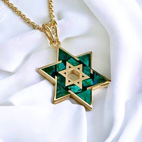 Star of David pendant with Eilat Stone, 14K Yellow Gold. Sizes: Height: 21.5 mm Width: 21.5 mm IMPORTANT: Import duties may apply Notice: Please provide your phone number in the notes section of your order for shipping. Star Of David Meaning, David Ring, Eilat Stone, Nail Salon Interior, Jewish Necklace, David Star, Green Stone Pendant, Jewish Symbols, Flower Resin Jewelry