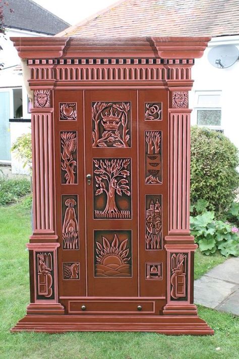 Wardrobe Drawing, Narnia Birthday, Wardrobe Painted, Narnia Party, Narnia Wardrobe, Lion Witch Wardrobe, Witch Wardrobe, Lucy Pevensie, Diy Wardrobe