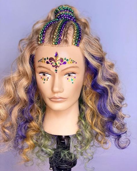 Pivot Point Hair Mannequin Mardi Gras Hair, Mardi Gras Makeup, Mannequin Challenge, Mardi Gra, Mardi Gras Decorations, Hair Shows, Hair And Beauty, Status Quo, Hair Studio