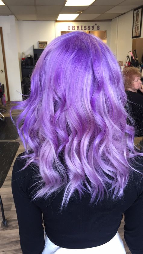 Neon Lavender Hair, Lilac And Blue Hair, Light Purple Hair Dye, Lavender Hair Color Ideas, Bright Purple Hair, Pastel Purple Hair, Unicorn Hair Color, Lavender Hair Colors, Hair Color Plum