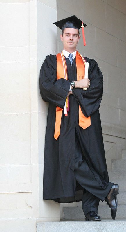 Male Graduation Pictures, Cap And Gown Pics, Cap And Gown Senior Pictures, Masters Graduation Pictures, Male Graduation, Graduation Pictures Poses, Cap And Gown Photos, Cap And Gown Pictures, Grad Poses