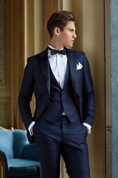 Blue Tuxedo Wedding, Terno Slim Fit, Bow Tie Suit, Terno Slim, Wedding Tux, Blue Tuxedos, Wedding Suits Groom, Groom Tuxedo, Suit For Men