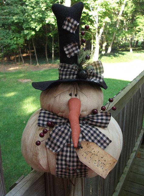 Pumpkin Snowmen, Snowman Doll, Doll Decoration, Primitive Snowmen, Prim Christmas, Winter Snowman, Snowmen Patterns, Primitive Crafts, Primitive Dolls