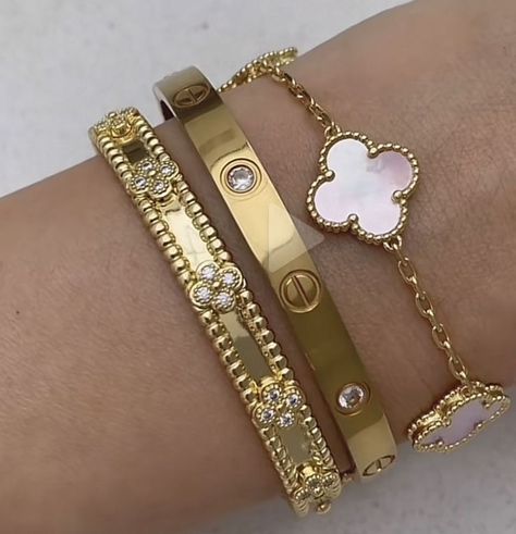 خواتم خطوبة, Preppy Jewelry, Expensive Jewelry Luxury, Wrist Jewelry, Luxe Jewelry, Jewelry Accessories Ideas, Dope Jewelry, Gold Bracelets, Girly Accessories