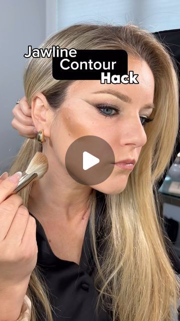 Michaella on Instagram: "Jawline contour hack! One of the best tricks you can do for a SNATCHED AF JAWLINE  used @patricktabeauty for the contour   Thanks to @allythingsbeauty for the perfect description. Her page is amazing if you need more makeup tips & inspo 😊   #contourhack#contourhacks#makeuphacks#makeuptips#beautyhacks#beautytips#makeuptipsandtricks#howto#makeupforbeginners" Jawline Contour, Makeup Tips, You Can Do, Beauty Hacks, Product Description, Good Things, Canning, Makeup, Instagram