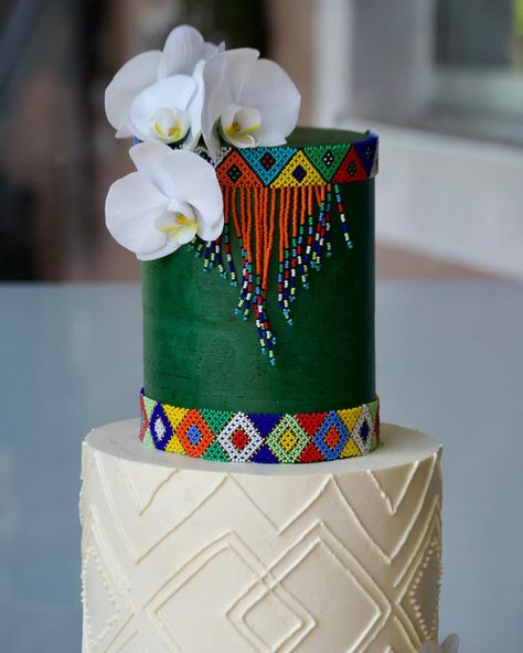 Traditional Wedding Cake 💒 . . . . #oombako #oombakooutlet #traditionalweddingcake #southafricanbaker #southafricancakes #richardsbaybaker #richardsbay #traditionalwedding Tsonga Wedding Cakes, Lobola Cake Ideas, Traditional Cake Designs, Traditional Cakes Wedding African, Zulu Traditional Wedding Cakes, Traditional Wedding Cake Designs, Extravagant Cakes, Africa Cake, African Wedding Cakes