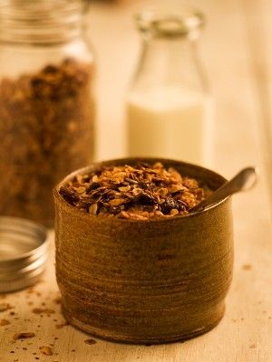 Country Inn Granola recipe from Chef Michael Smith. One of my favorites to have with greek yogurt in the morning. Catering Inspiration, Chef Michael Smith, Raw Granola, Fmd Recipes, Brunch Items, Breakfast Choices, Inexpensive Meals, Granola Recipe, Michael Smith