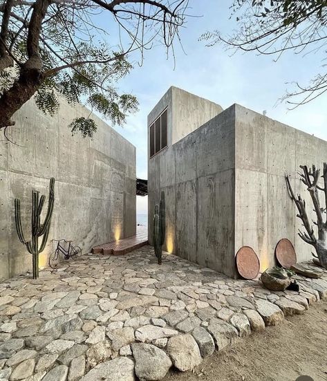 Concrete Cabin, Loft Interior, Concrete Houses, Concrete Architecture, Concrete Home, Concrete House, Spanish House, Minimalist Architecture, Industrial House