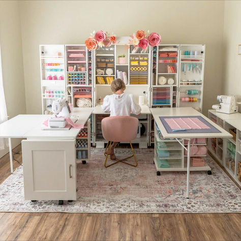 Home Sewing Room Designs Ideas, Craft Office Room, Craft Room Set Up, Dreambox Craft Storage, Ultimate Craft Room, Cricut Room, Home Craft Room, Crafting Station, Sewing Room Ideas