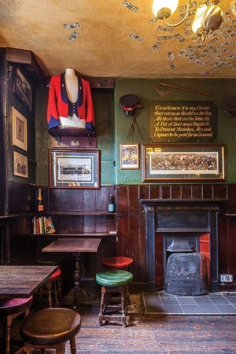 Irish Pub Snug, Pub Interior Ideas, Irish Pub Interior, Home Pub Ideas, Irish Pub Design, Irish Pub Decor, Backyard Pub, Pub Interior Design, Pub Ideas