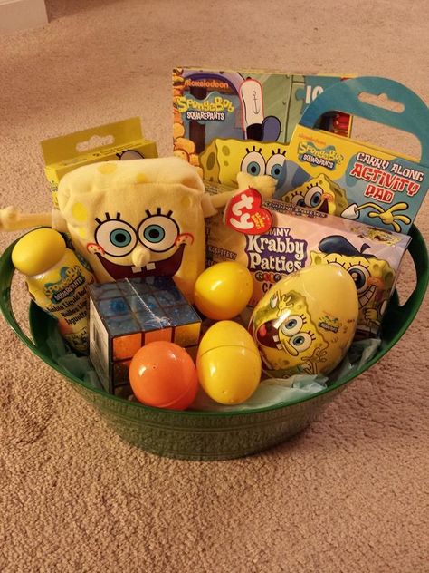 Spongebob gift basket. Spongebob beanie baby, spongebob puzzle,spongebob activity pad, spongebob card, spongebob bubbles, spongebob candy etc Spongebob Easter Basket Ideas, Spongebob Gifts Diy, Sponge Bob Gift Ideas, Spongebob Gift Box Ideas, Spongebob Bubbles, Spongebob Secret Box Gift, Spongebob Gift Ideas, Spongebob Gifts, Baby Spongebob