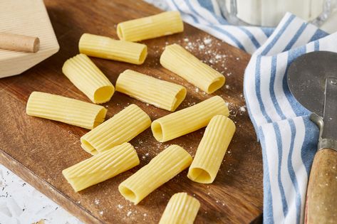 Rigatoni Pasta recipe (How to Make Rigatoni Pasta) Homemade Rigatoni Pasta, Semolina Pasta Recipe, Rigatoni Pasta Recipes, Penne Pasta Recipe, Penne Noodles, Homemade Pasta Dough, Penne Pasta Recipes, Semolina Pasta, Homemade English Muffins