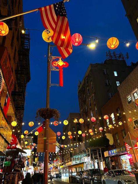 china town new york aesthetic photo China Town New York, China Town Nyc, La Aesthetic, Nyc Bucket List, Chinatown Nyc, New York Vibes, York Aesthetic, China Town, New York Aesthetic