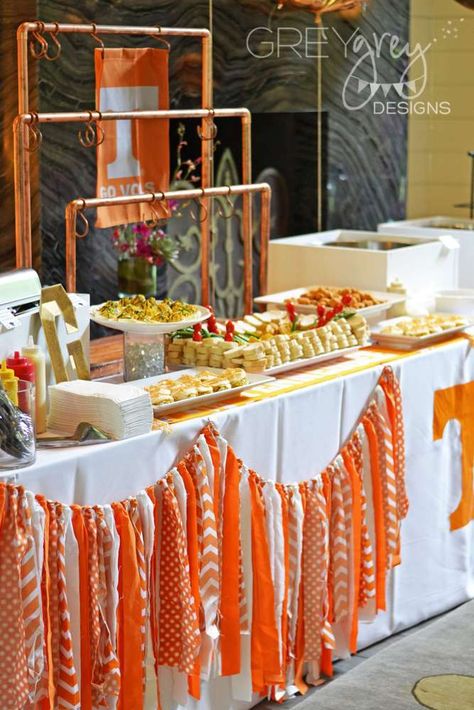 Tennessee Party Decorations, Tennessee Grad Party, Sorority Tailgate Decorations, Ut Party Decorations, Utk Graduation Party, Tennessee Football Birthday Party, Tennessee Graduation Party, Clemson Birthday Party Ideas, Tailgate Table Decorations