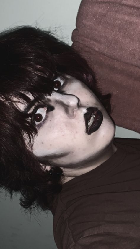 Gothic Men Makeup, Male Trad Goth Outfits, Male Trad Goth Makeup, Alt Boy Makeup, Emo Makeup Men, Goth Guy Makeup, Trad Goth Makeup Men, Masc Goth Makeup, Male Goth Makeup