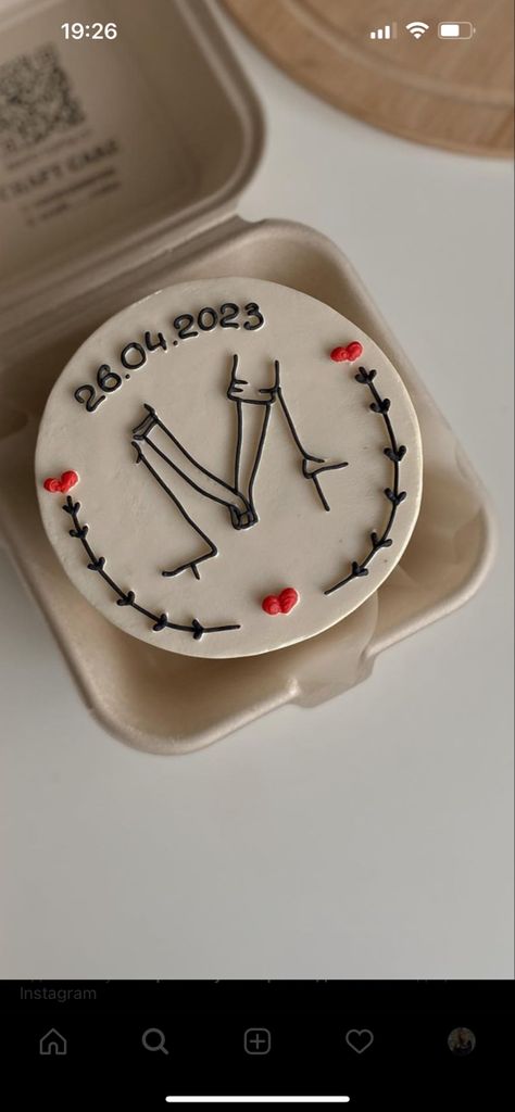 Banto Cake For Boyfriend, Bento Cake For Boyfriend Birthday, Cute Cake Designs For Boyfriend, Cake Designs For Boyfriend, Aniversary Cakes Designs, Unique Anniversary Cake Designs, Bento Cake Design For Boyfriend, Bento Cake For Boyfriend, Birthday Cake For Boyfriend