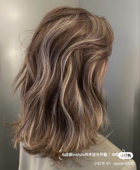 Light Brown Hair Shades, Light Brown Hair Color, Brown Hair Inspiration, Brown Hair Shades, Korean Hair Color, Brown Hair Looks, Brown Hair Inspo, Brown Hair Color, Hairstyle Inspiration